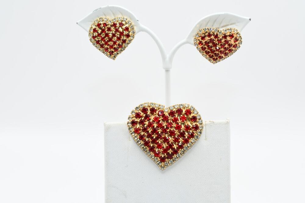Vintage Red Rhinestone Heart Brooch & Clip Earrings Set Gold Tone
